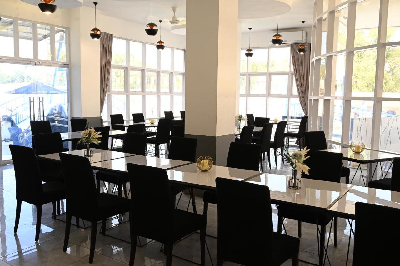 J&V Hotel And Resort Apaleng Bagian luar foto