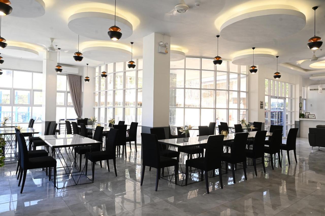 J&V Hotel And Resort Apaleng Bagian luar foto